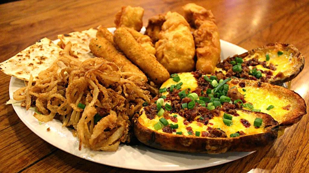 Village Tavern & Grill of Carol Stream | restaurant | 291 S Schmale Rd, Carol Stream, IL 60185, USA | 6306681101 OR +1 630-668-1101