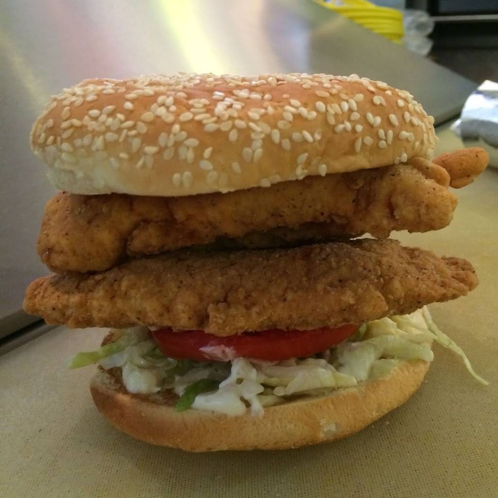 Charlies Drive-In | restaurant | 762 Wood River Ave, Wood River, IL 62095, USA | 6182546416 OR +1 618-254-6416