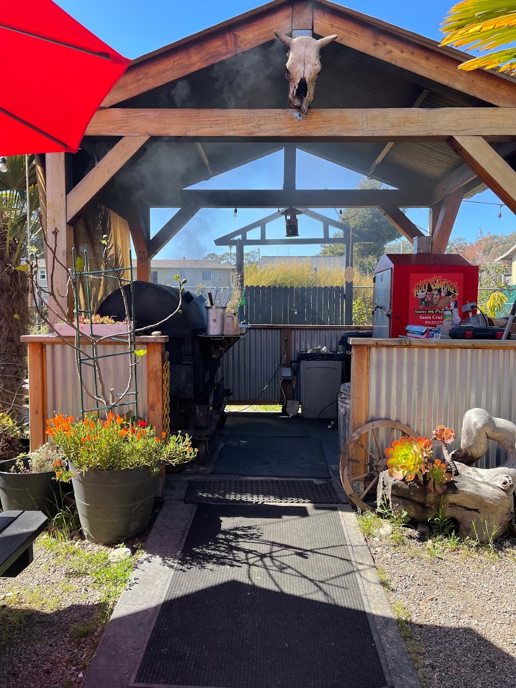 Holy Smokes Country BBQ and Catering | restaurant | 21505 E Cliff Dr, Santa Cruz, CA 95062, USA | 8314718787 OR +1 831-471-8787
