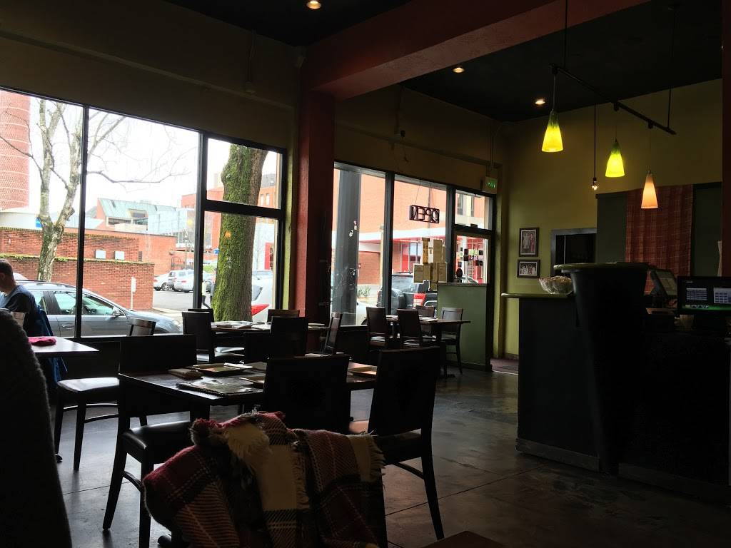 Red Onion Thai Cuisine | restaurant | 1123 NW 23rd Ave, Portland, OR 97210, USA | 5032082634 OR +1 503-208-2634