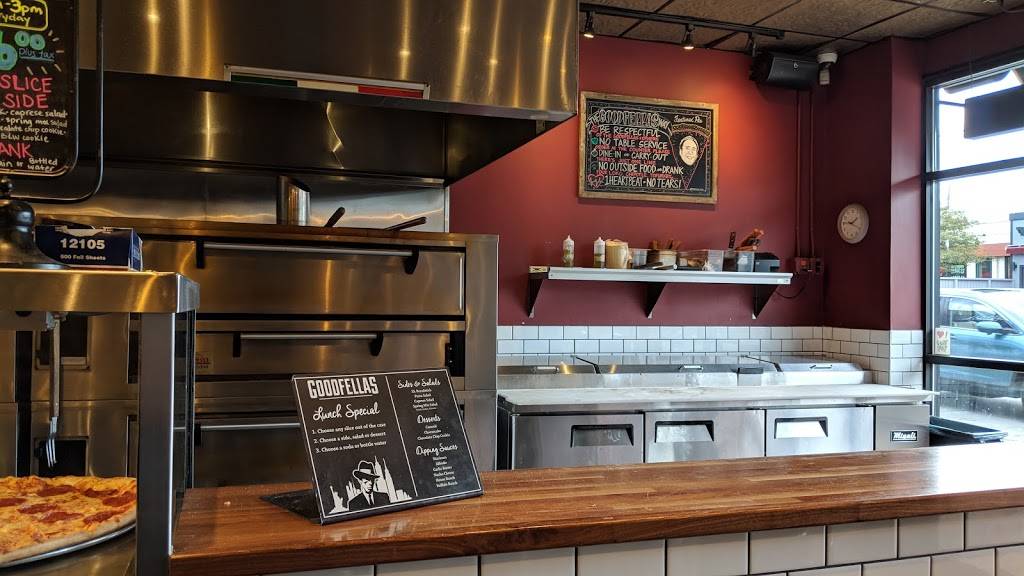 Goodfellas Broad Ripple | restaurant | 914 Broad Ripple Ave, Indianapolis, IN 46220, USA | 3177440491 OR +1 317-744-0491