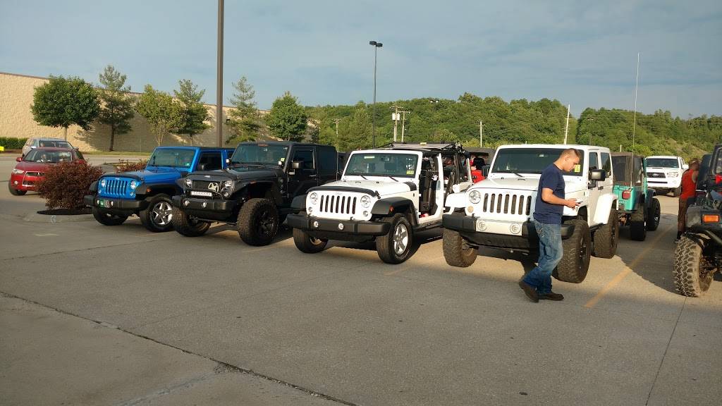 Buffalo Wild Wings | restaurant | 70 Nitro Market Pl, Cross Lanes, WV 25313, USA | 3047769180 OR +1 304-776-9180