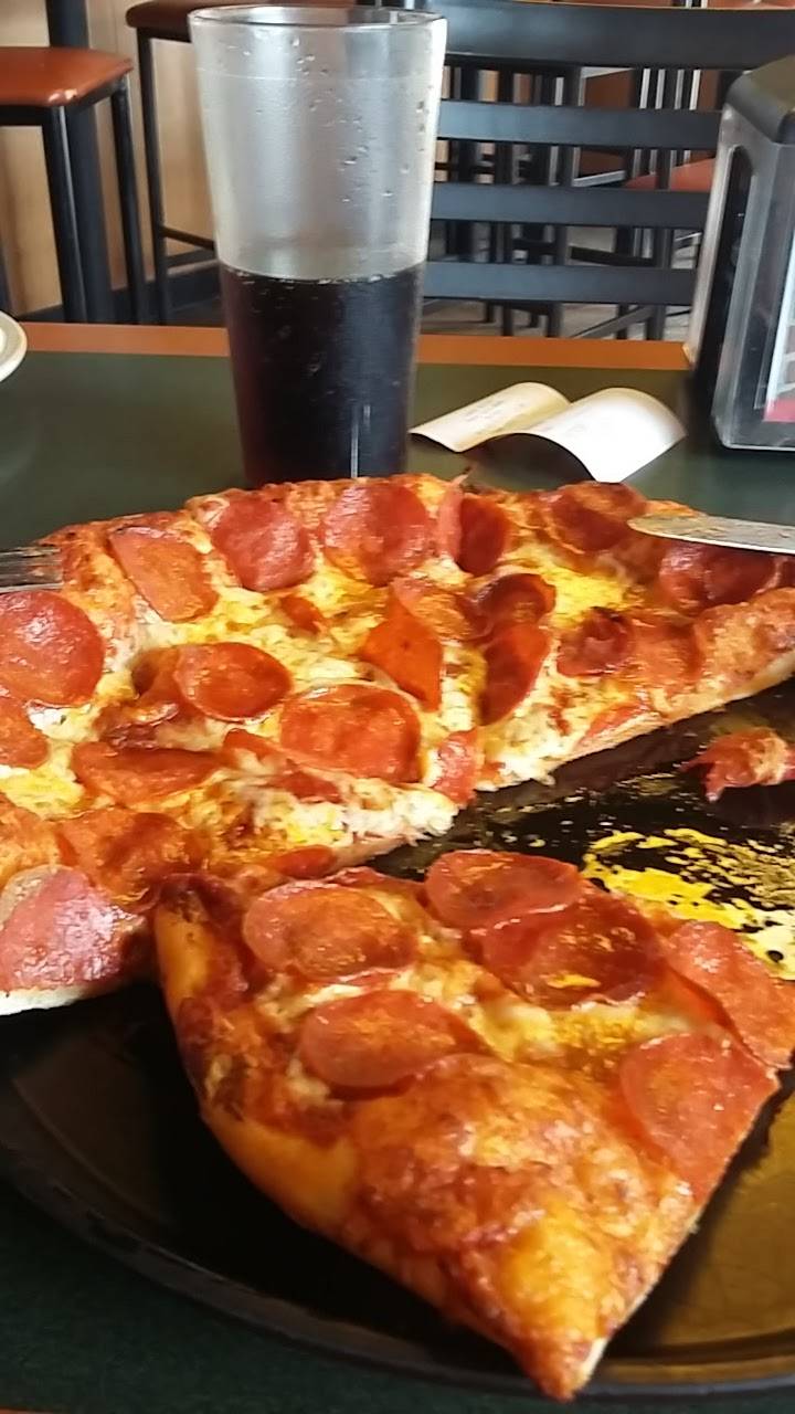 Round Table Pizza | meal delivery | 2120 Daniels St, Manteca, CA 95337, USA | 2098247500 OR +1 209-824-7500