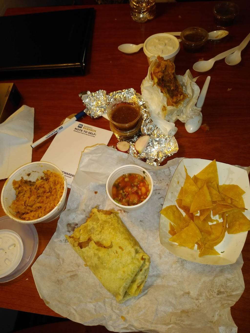 Lupes Restaurant | restaurant | 2252, 925 11th Ave, Delano, CA 93215, USA | 6617254377 OR +1 661-725-4377