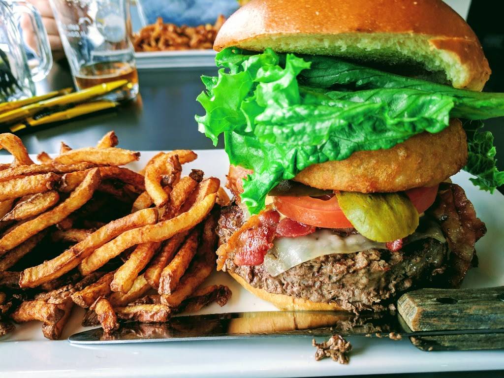 La plank | restaurant | 268 Rue Richelieu, Saint-Jean-sur-Richelieu, QC J3B 6X8, Canada | 5793623332 OR +1 579-362-3332