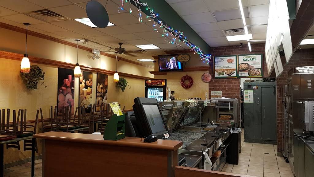 Subway Restaurants | restaurant | 321 S Harlem Ave Suite A, Forest Park, IL 60130, USA | 7083662635 OR +1 708-366-2635