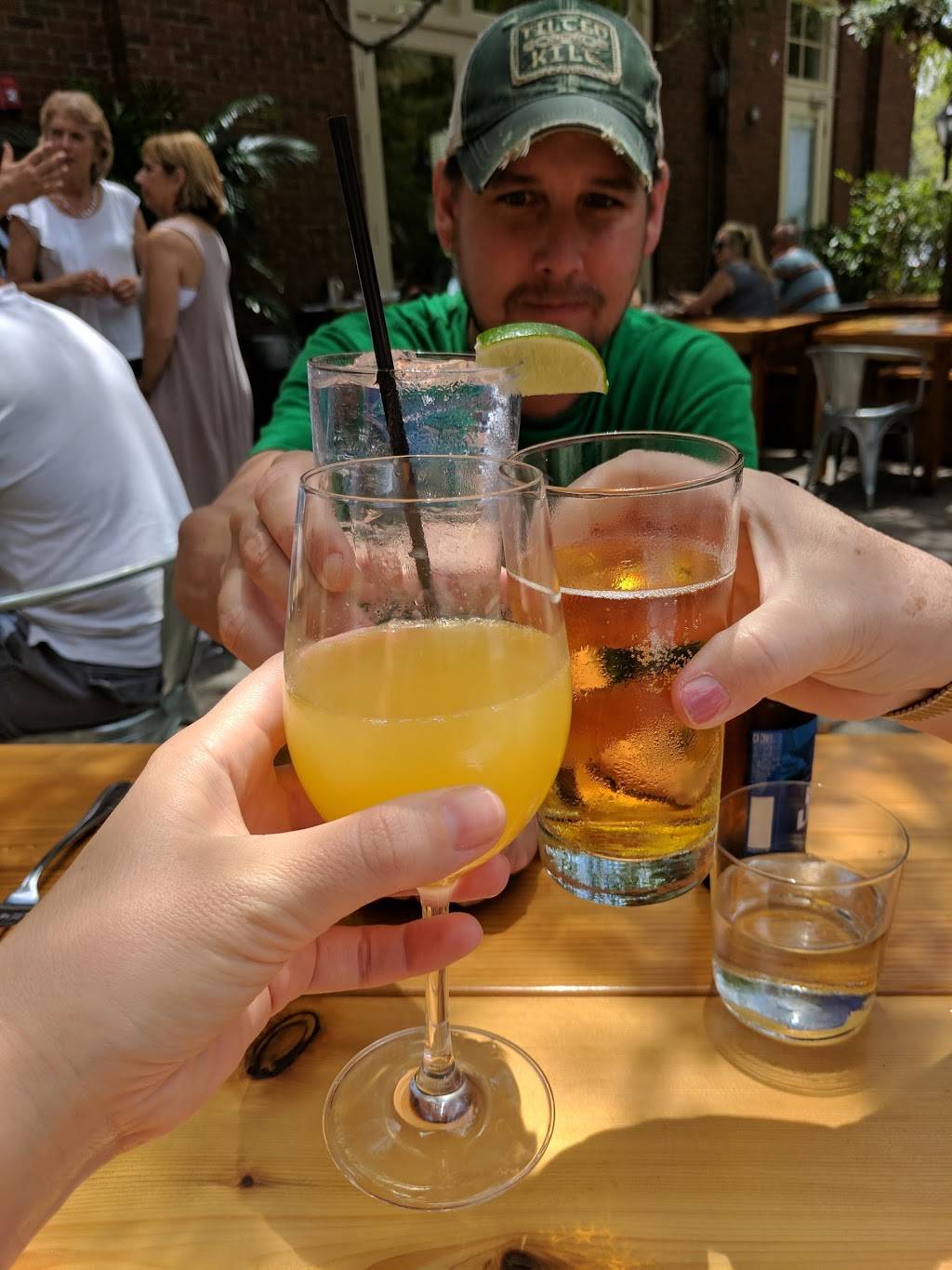 Le Farfalle | restaurant | 15 Beaufain St, Charleston, SC 29401, USA | 8432120920 OR +1 843-212-0920