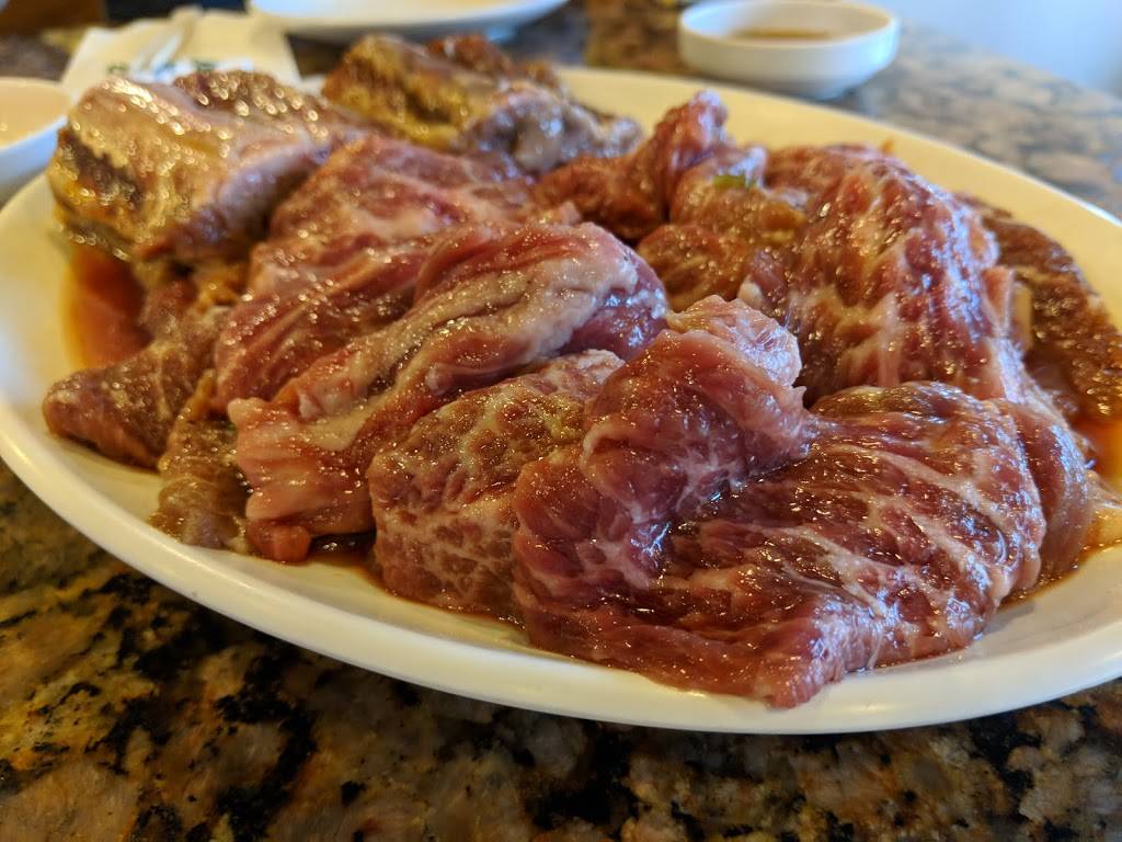 Soot Bull Jeep | restaurant | 3136 W 8th St, Los Angeles, CA 90005, USA | 2133873865 OR +1 213-387-3865