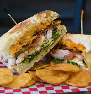 Rollin at D&D | meal delivery | 825 Noyes St, Evanston, IL 60201, USA | 8474754344 OR +1 847-475-4344