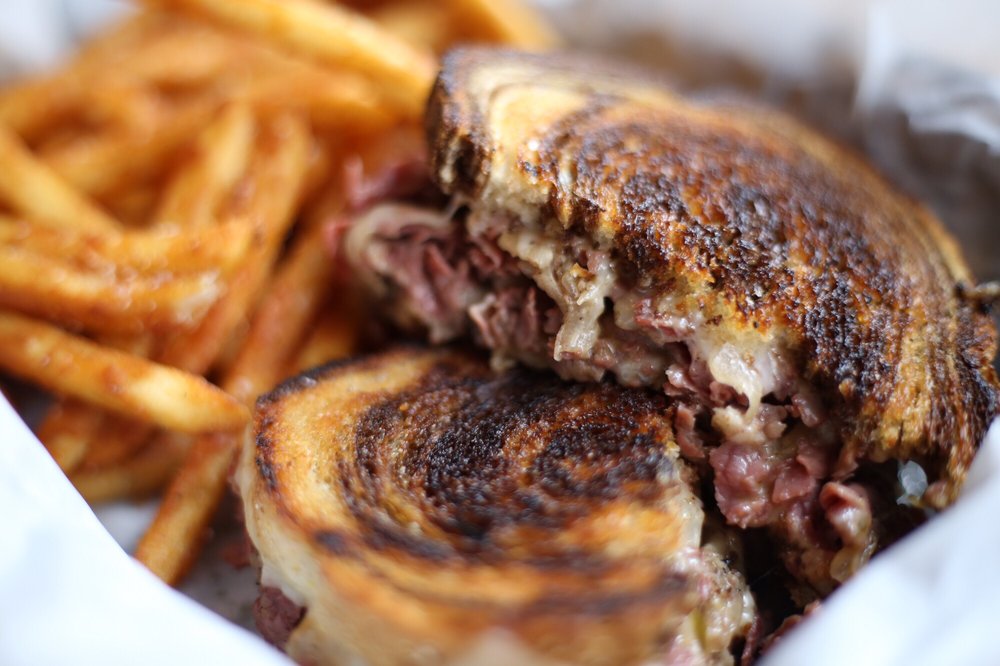 The Pumping Company | restaurant | 1463 W Leland Ave, Chicago, IL 60640, USA | 7732535323 OR +1 773-253-5323