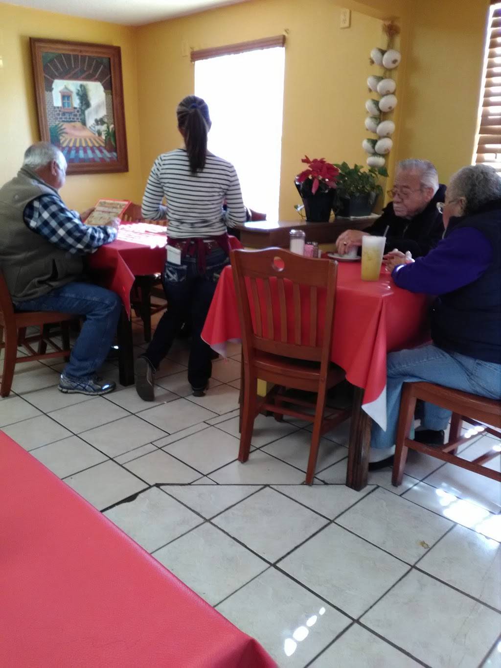 Mariselas Cafe | restaurant | 906 Main St, Palacios, TX 77465, USA | 3619720734 OR +1 361-972-0734