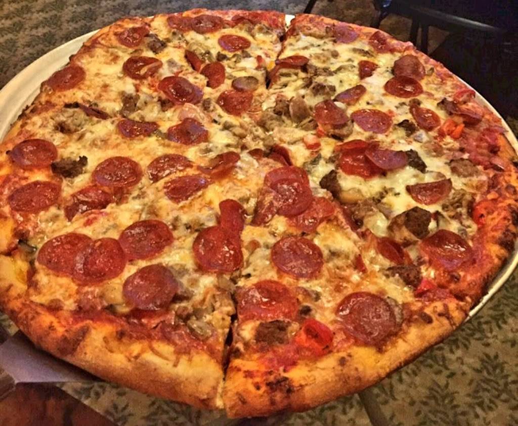 Giorgios New York Pizzeria | restaurant | 955 17th St, Vero Beach, FL 32960, USA | 7727783800 OR +1 772-778-3800