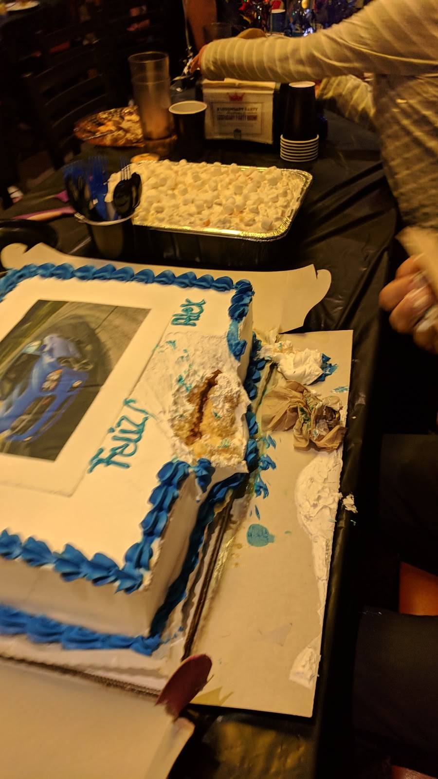 Round Table Pizza | meal delivery | 2120 Daniels St, Manteca, CA 95337, USA | 2098247500 OR +1 209-824-7500