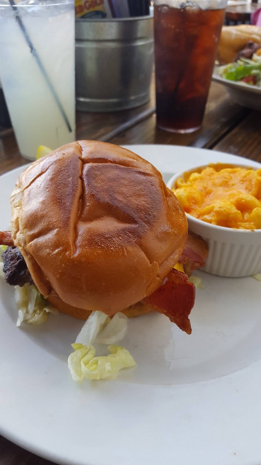 The Deck | restaurant | 305 E Superior St, Fort Wayne, IN 46802, USA | 2604263411 OR +1 260-426-3411