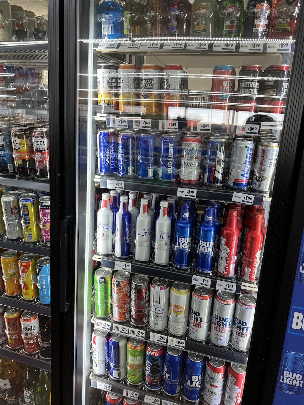 AVYA FOOD MART | meal takeaway | 723 E 2nd St, Sheffield, AL 35660, USA | 2563831291 OR +1 256-383-1291