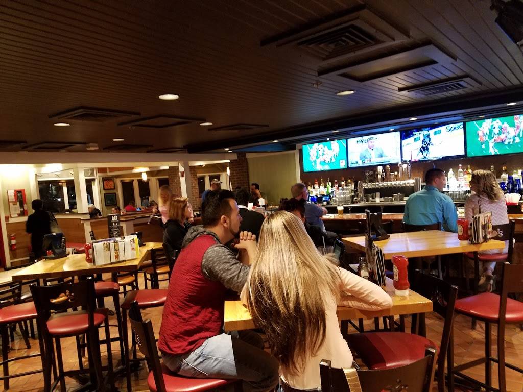 Chilis Grill & Bar | meal takeaway | 5430 E Bay Dr, Clearwater, FL 33764, USA | 7275398596 OR +1 727-539-8596