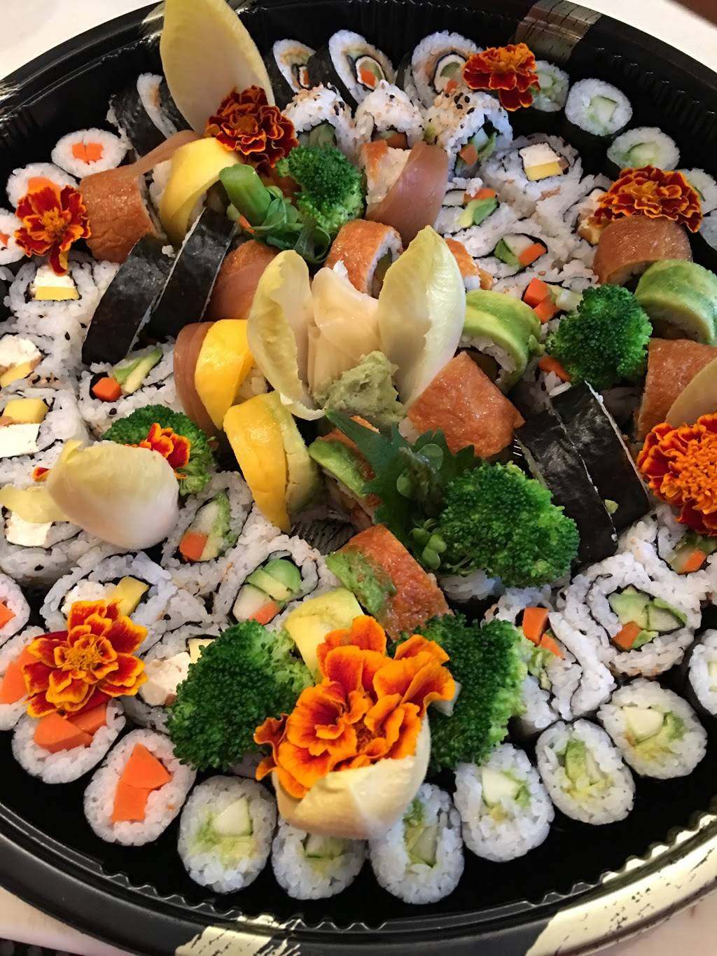 Mokis Sushi & Pacific Grill | restaurant | 615 Cortland Ave, San Francisco, CA 94110, USA | 4159709336 OR +1 415-970-9336