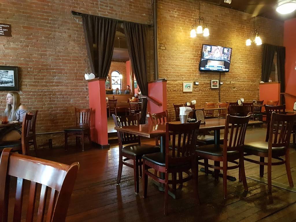 The Burger Saloon | restaurant | 601 Main St, Woodland, CA 95695, USA | 5306682747 OR +1 530-668-2747