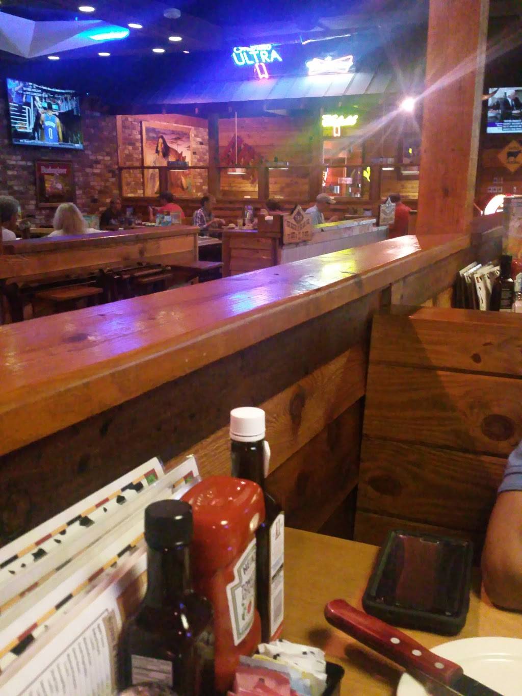 Texas Roadhouse | restaurant | 757 E Lewis and Clark Pkwy, Clarksville, IN 47129, USA | 8122801103 OR +1 812-280-1103