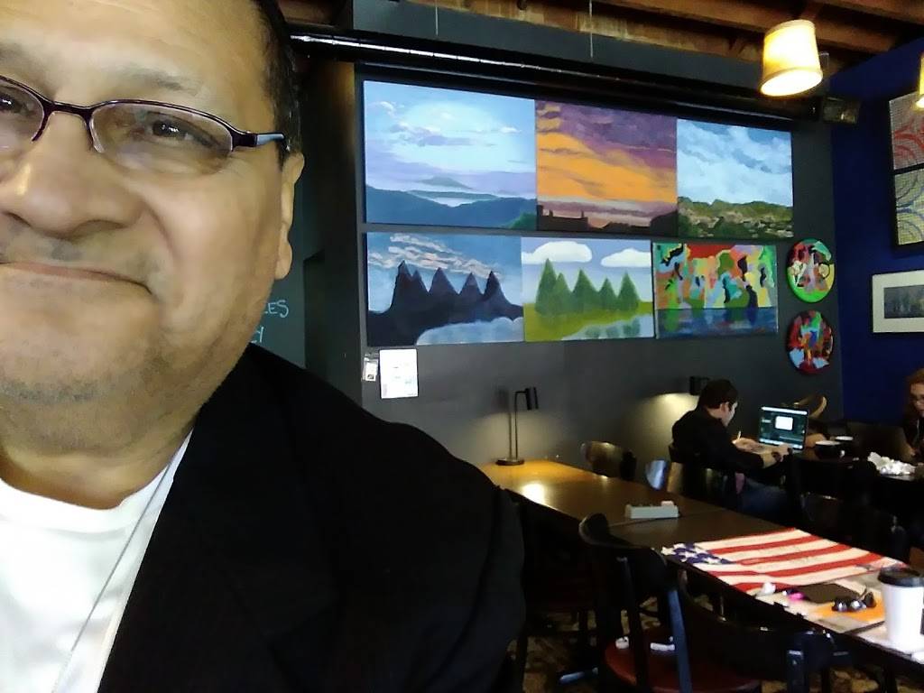 Broadway Grill & Chicken | meal takeaway | 4800 N Broadway, Chicago, IL 60640, USA | 7733345650 OR +1 773-334-5650