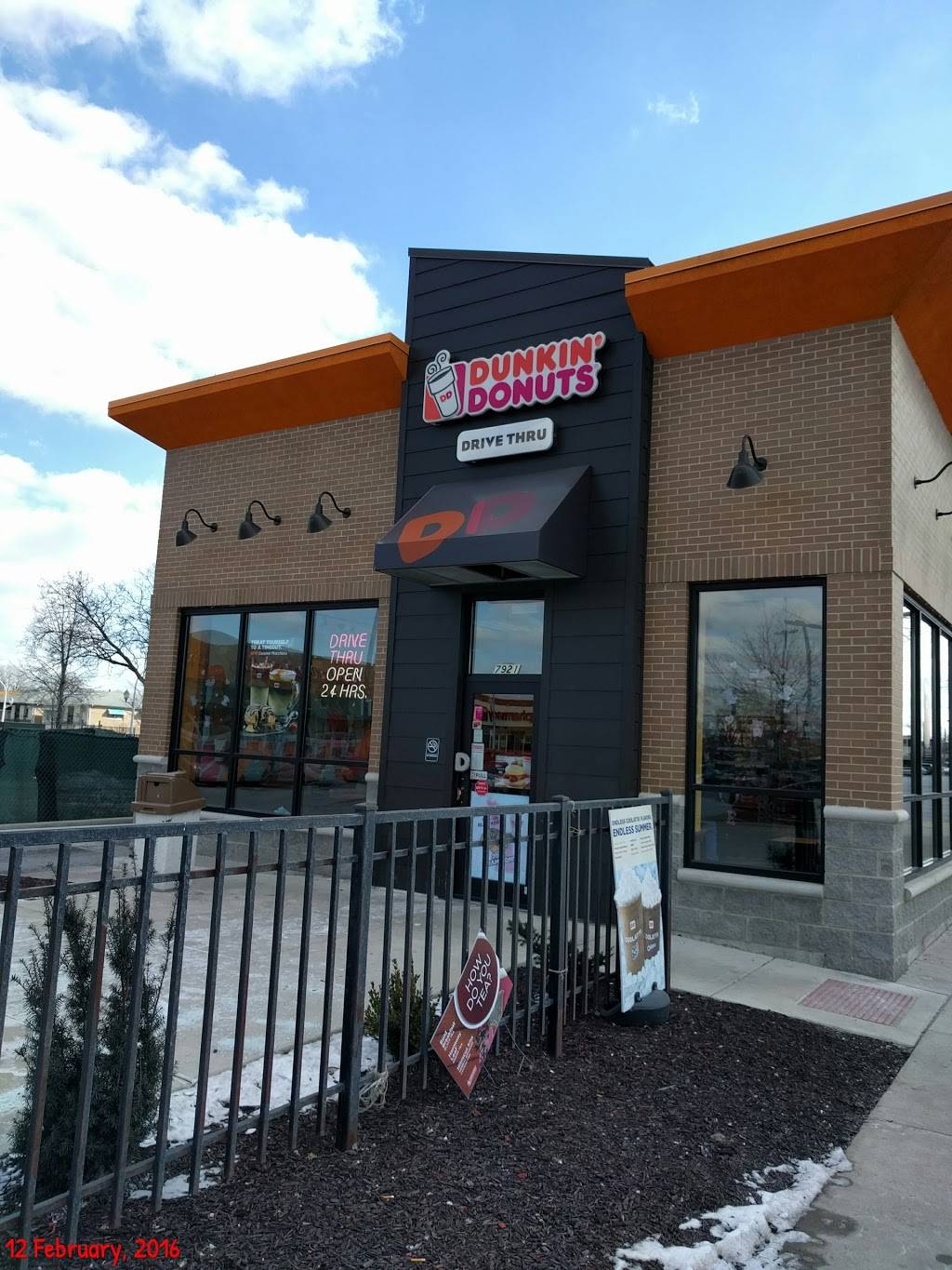 Dunkin Donuts | cafe | 7921 S Western Ave, Chicago, IL 60620, USA | 7734244772 OR +1 773-424-4772