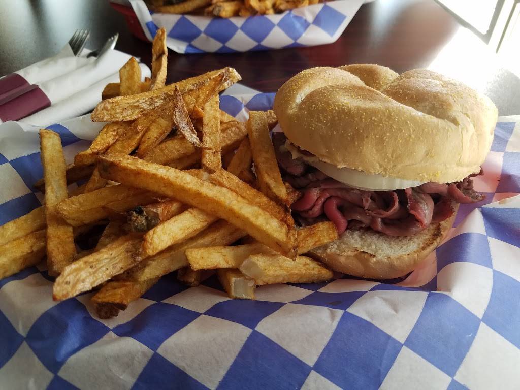 Stewartstown Smokehouse And Beer Barn | restaurant | 9 N Hill St, Stewartstown, PA 17363, USA | 7179932003 OR +1 717-993-2003