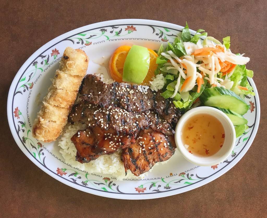 Viet Gril Express | meal takeaway | 8736 Rue Hochelaga, Montréal, QC H1L 2M7, Canada | 5143514916 OR +1 514-351-4916