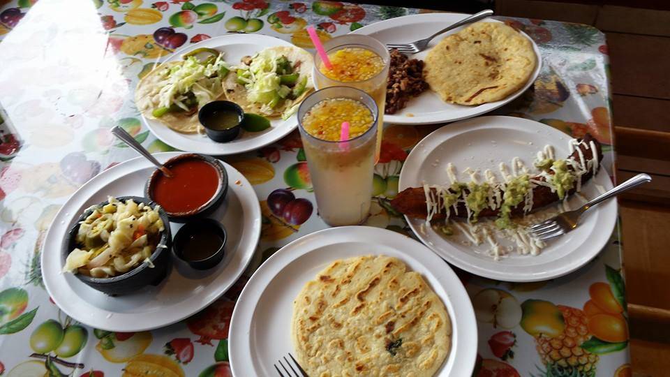 Pupuseria 5 Volcanes | restaurant | 7732 SE 82nd Ave, Portland, OR 97266, USA | 5034774402 OR +1 503-477-4402