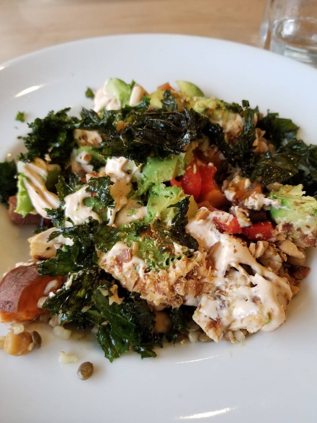 Dukes Alehouse and Kitchen | restaurant | 110 N Main St, Crystal Lake, IL 60014, USA | 8153569980 OR +1 815-356-9980