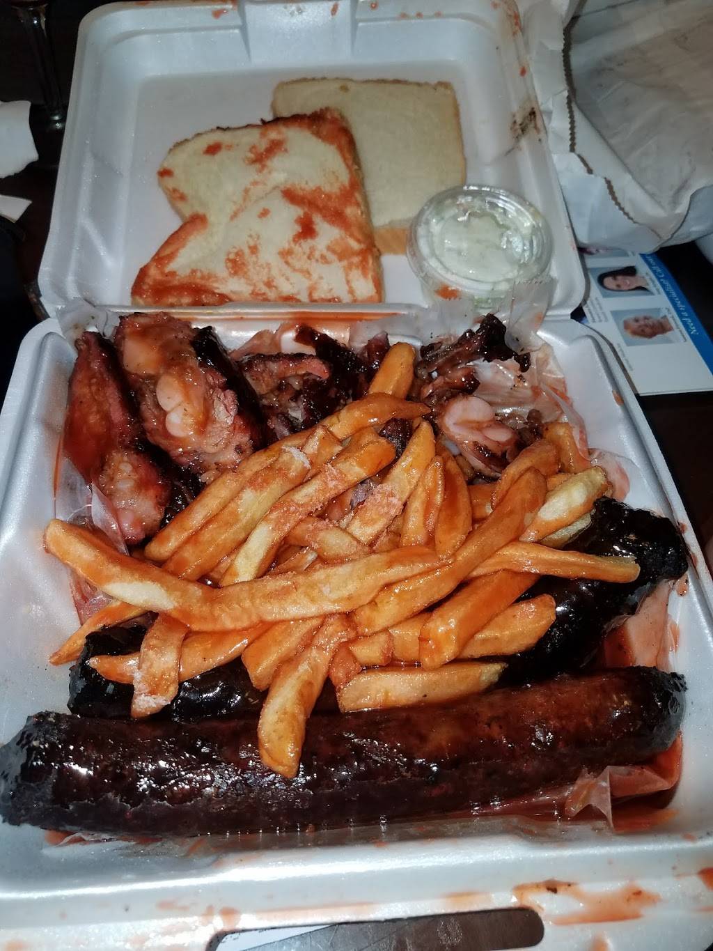 Chicago Pit Stop BBQ | restaurant | 14510 S Indiana Ave, Riverdale, IL 60827, USA | 7088499000 OR +1 708-849-9000