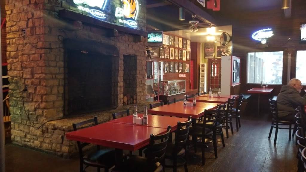 Randys Roadhouse | restaurant | 151 Batesville Shopping Village, Batesville, IN 47006, USA | 8129344900 OR +1 812-934-4900