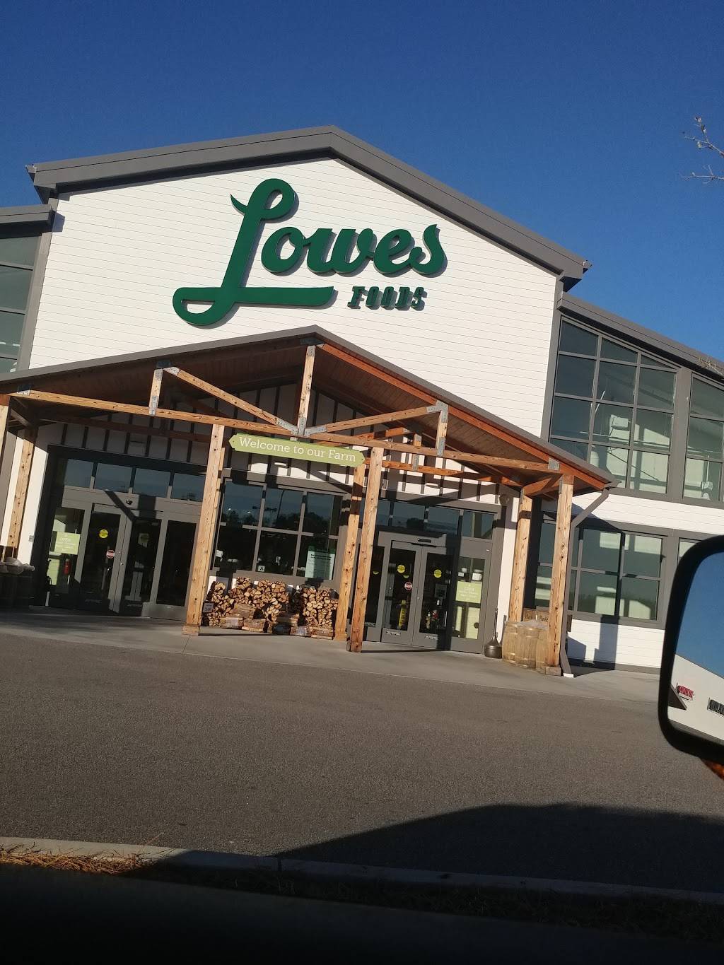 Lowes Foods on Fresh Drive | bakery | 215 International Dr, Myrtle Beach, SC 29579, USA | 8432366555 OR +1 843-236-6555