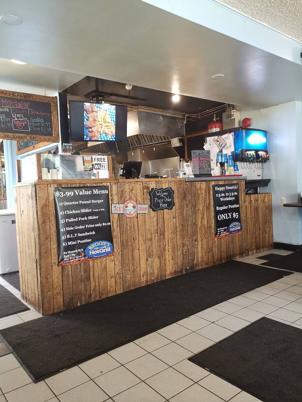 Reggies Hot Grill | meal takeaway | 89 Hunter St E, Peterborough, ON K9H 1G4, Canada | 7058741471 OR +1 705-874-1471