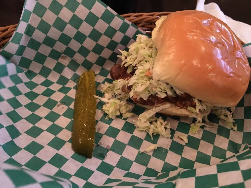 The Clover Irish Pub | restaurant | 2100 NW 42nd Ave, Miami, FL 33126, USA | 3058760469 OR +1 305-876-0469