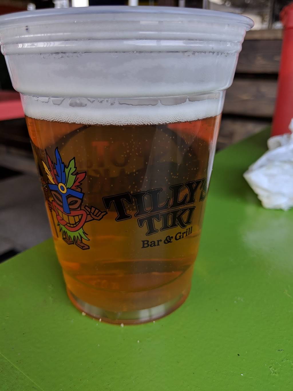 Tillys Tiki Bar and Grill | restaurant | 1476 Harbor Light Marina Rd, Lavonia, GA 30553, USA | 7063560727 OR +1 706-356-0727