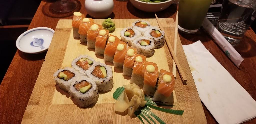 Fish Cheeks | restaurant | 6818 W North Ave, Wauwatosa, WI 53213, USA | 2629934800 OR +1 262-993-4800