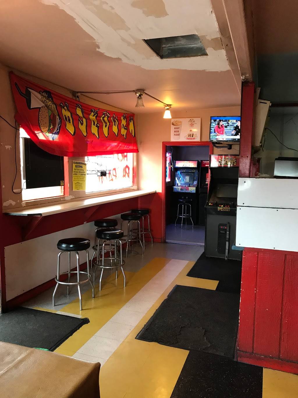 Mims Burger & BBQ | restaurant | 2707 E Broadway Rd, Phoenix, AZ 85040, USA | 6022439771 OR +1 602-243-9771