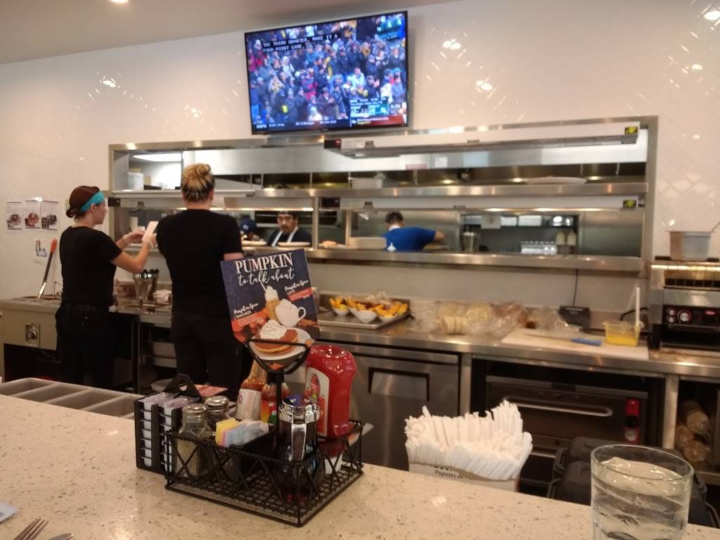 The Broken Yolk Cafe | restaurant | 200 E Via Rancho Pkwy #247, Escondido, CA 92025, USA | 7609069655 OR +1 760-906-9655