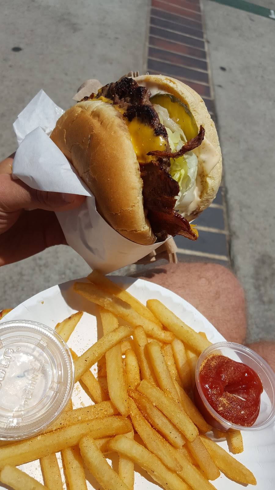 TK Burgers | restaurant | 2119 W Balboa Blvd, Newport Beach, CA 92663, USA | 9496733438 OR +1 949-673-3438