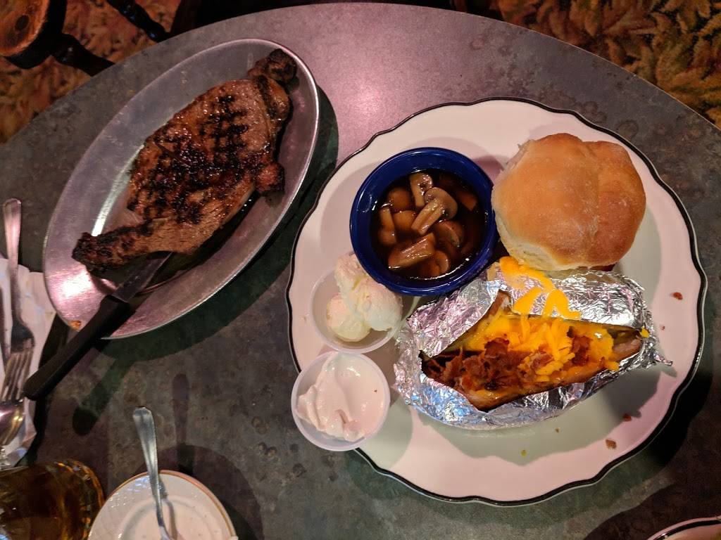 Kascade Steakhouse | restaurant | 988 S Country Club Rd, Carthage, MO 64836, USA | 4175537357 OR +1 417-553-7357