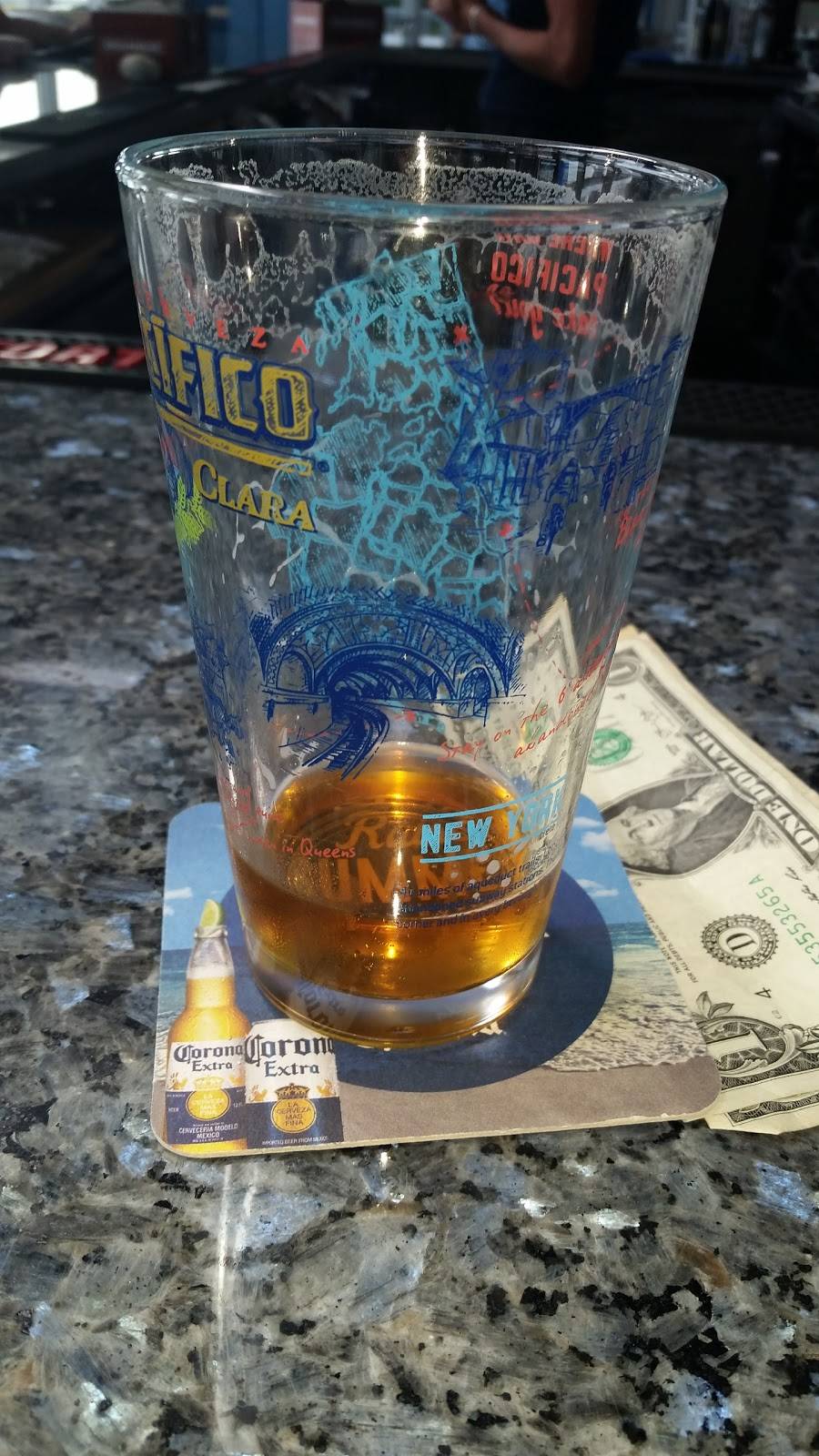 Bayview | restaurant | 25 Van Brunt Rd, Far Rockaway, NY 11693, USA | 7189452525 OR +1 718-945-2525