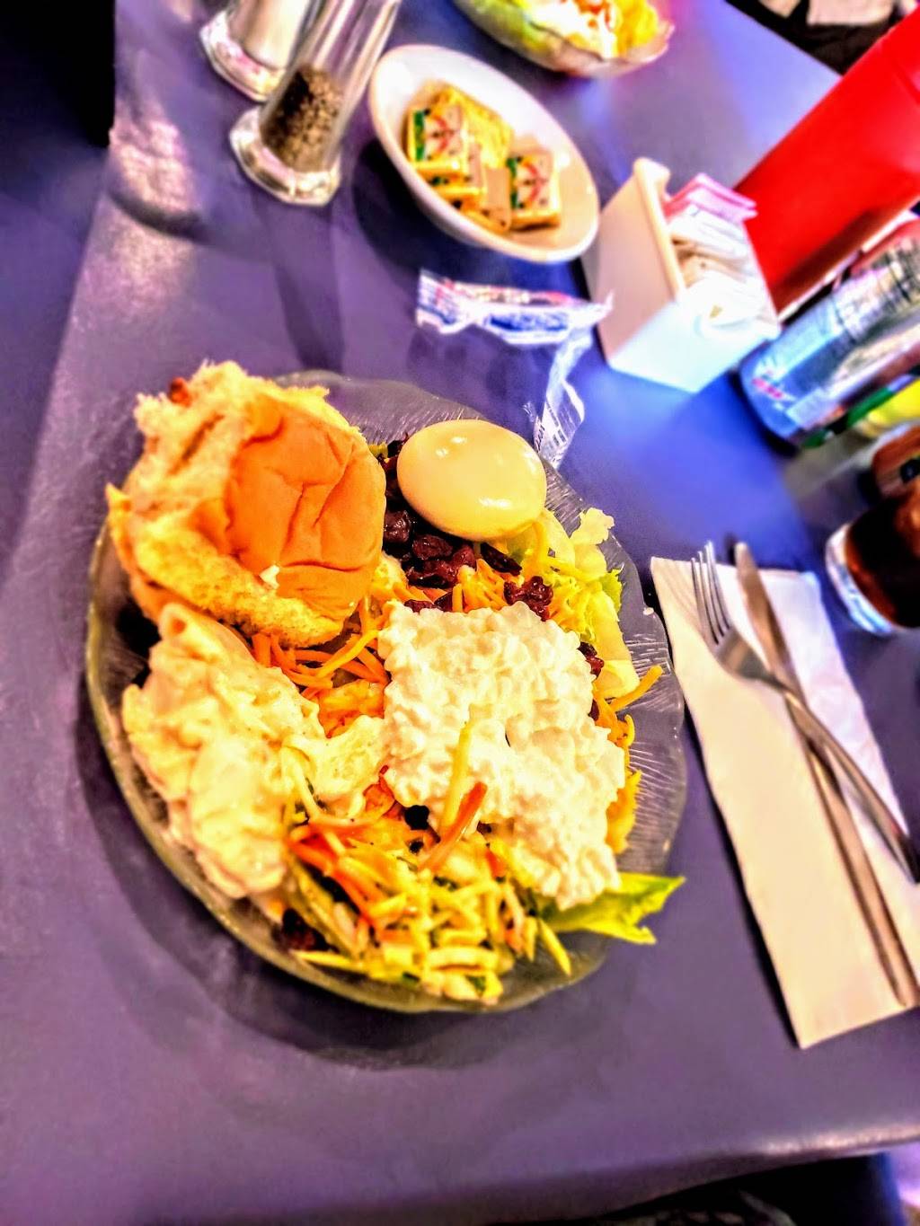 Easy Landing | restaurant | 7652 WI-73, Marshall, WI 53559, USA | 9206232988 OR +1 920-623-2988