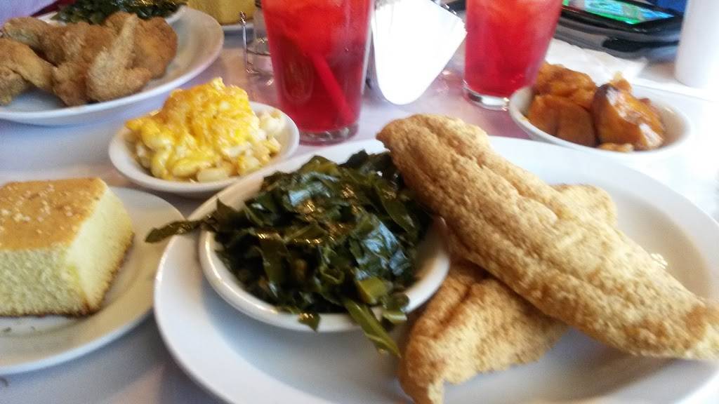 Mrs. Kitchen Soul Food Restaurant and Bakery | bakery | 2242 E Commerce St, San Antonio, TX 78203, USA | 2105494392 OR +1 210-549-4392