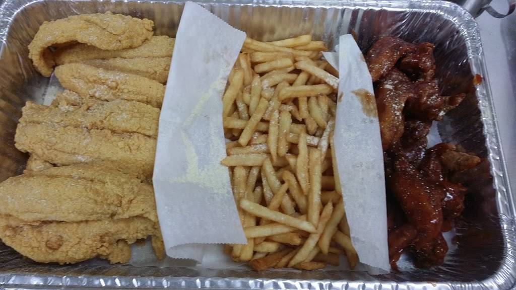 chicago fish and chicken gyro | restaurant | 9942 E Washington St, Indianapolis, IN 46229, USA | 3177449311 OR +1 317-744-9311