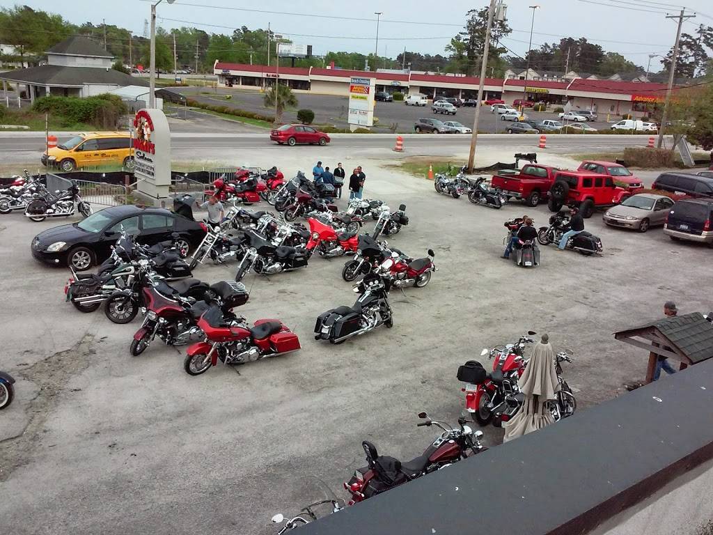Donnys Saloon | restaurant | 1213 3rd Ave S, Myrtle Beach, SC 29577, USA | 8434446113 OR +1 843-444-6113