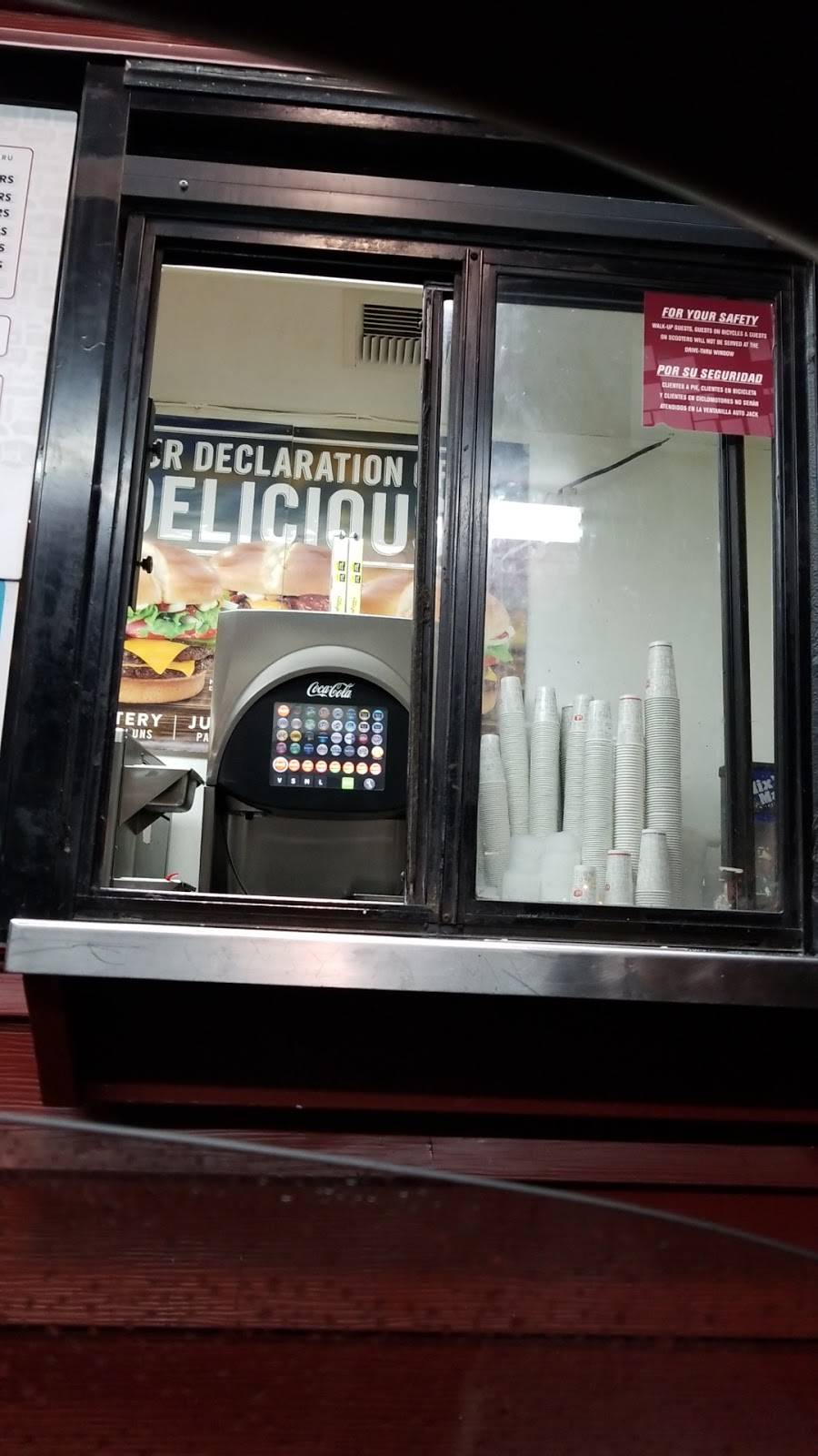 Jack in the Box | restaurant | 5920 Cutting Blvd, El Cerrito, CA 94530, USA | 5102369195 OR +1 510-236-9195