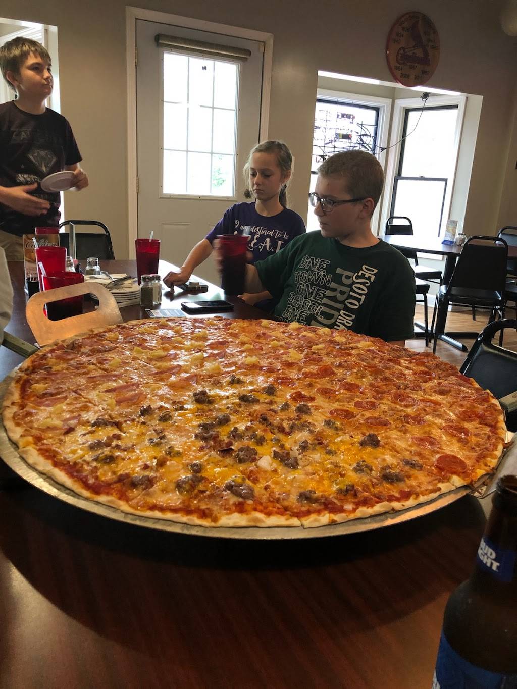 Big Rys Pizzeria | restaurant | 27574 State Hwy Y, Rocky Mount, MO 65072, USA | 5733925271 OR +1 573-392-5271
