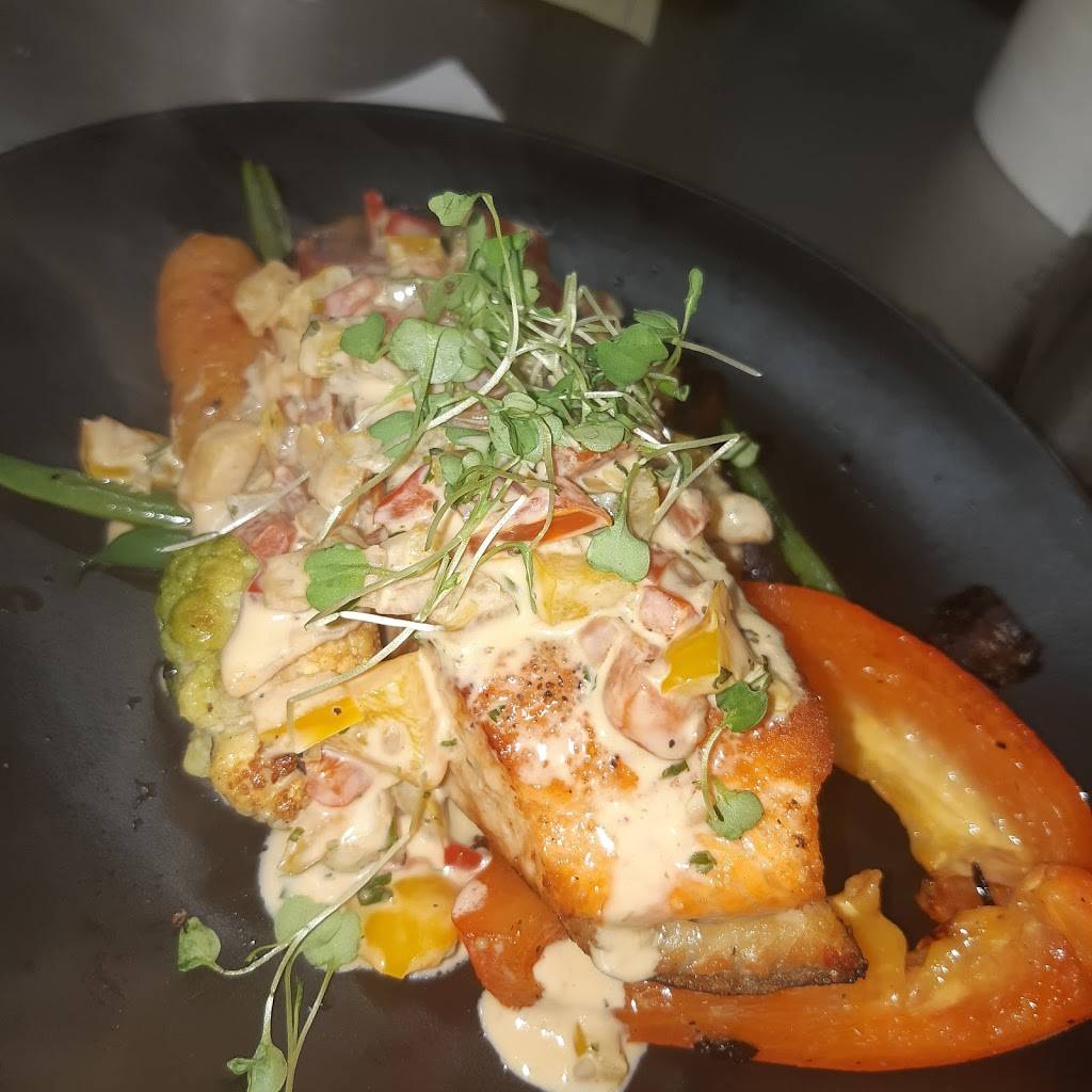 Cantine Chez Nous Enr | restaurant | 15385 Av St-Louis, Saint-Hyacinthe, QC J2T 3E5, Canada | 4507737344 OR +1 450-773-7344