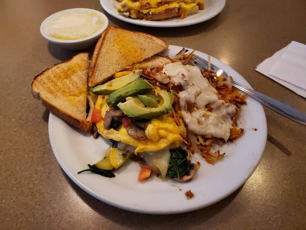 Dennys | restaurant | 2207 N Marine Blvd, Jacksonville, NC 28546, USA | 9105770270 OR +1 910-577-0270