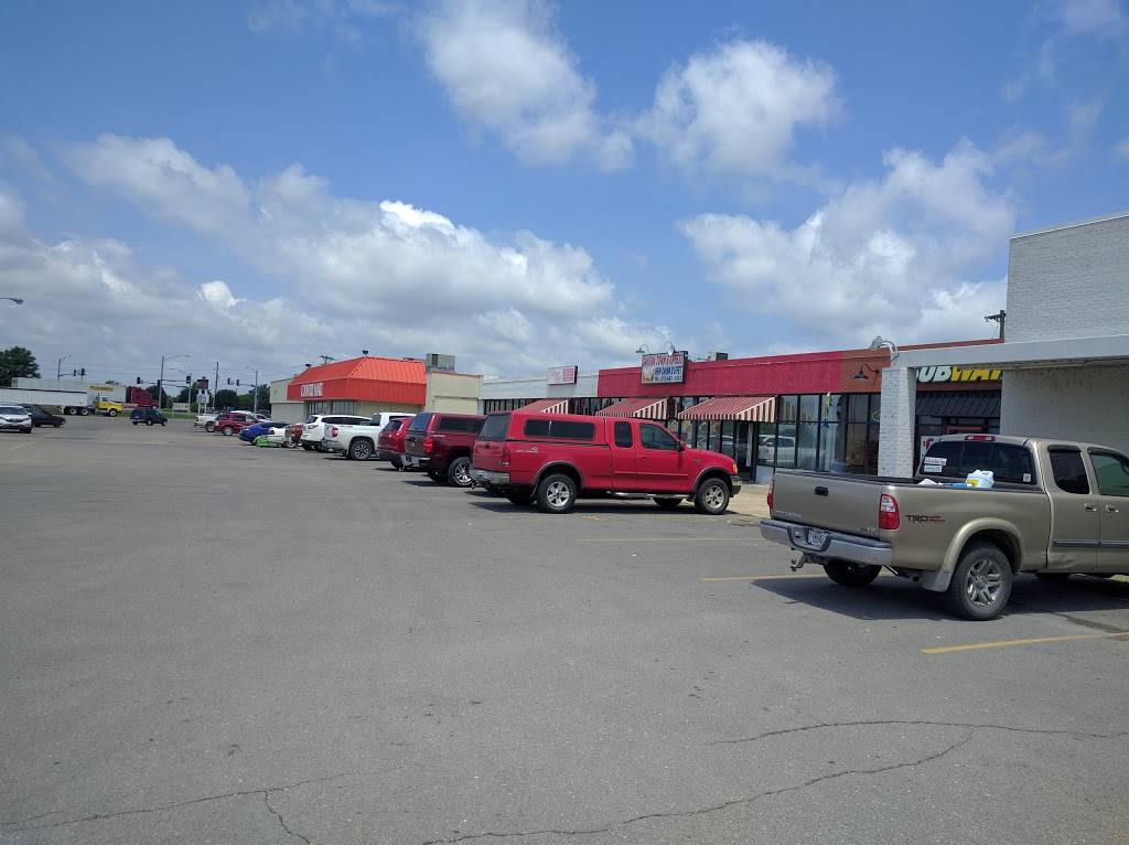 Subway Restaurants | restaurant | 7 Charleston Ave, Charleston, MO 63834, USA | 5736831091 OR +1 573-683-1091